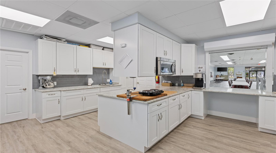 Port Charlotte, Florida 33980, 2 Bedroom Bedrooms, ,2 Bathroombathrooms,Residential,For Sale,Kings,0,Mfrc7529954
