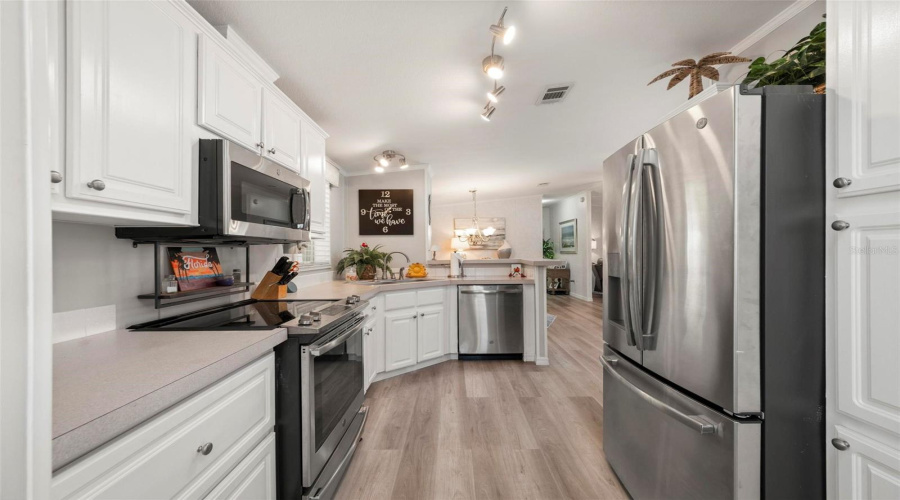 Port Charlotte, Florida 33980, 2 Bedroom Bedrooms, ,2 Bathroombathrooms,Residential,For Sale,Kings,0,Mfrc7529954