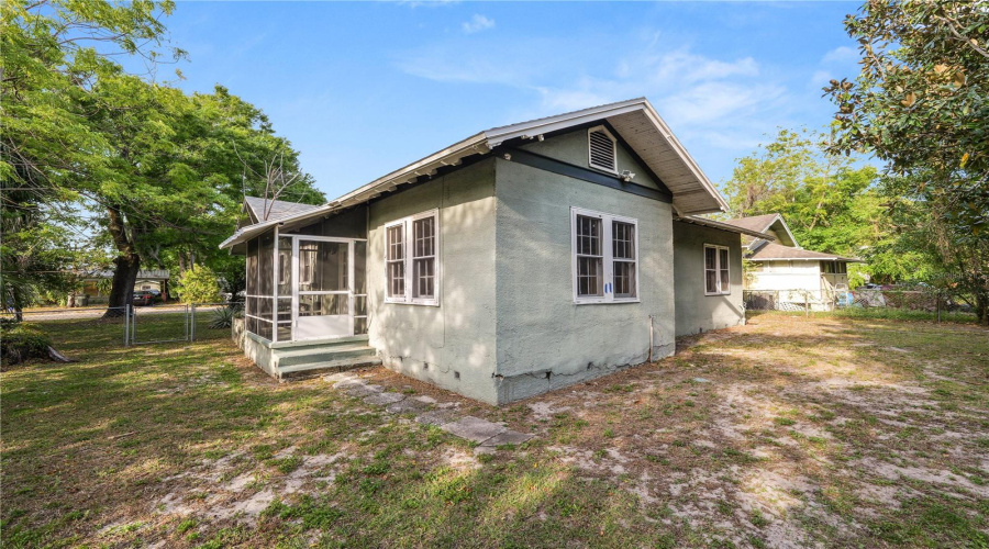 Lakeland, Florida 33815, 3 Bedroom Bedrooms, ,2 Bathroombathrooms,Residential,For Sale,Ruby,0,Mfrl4964600