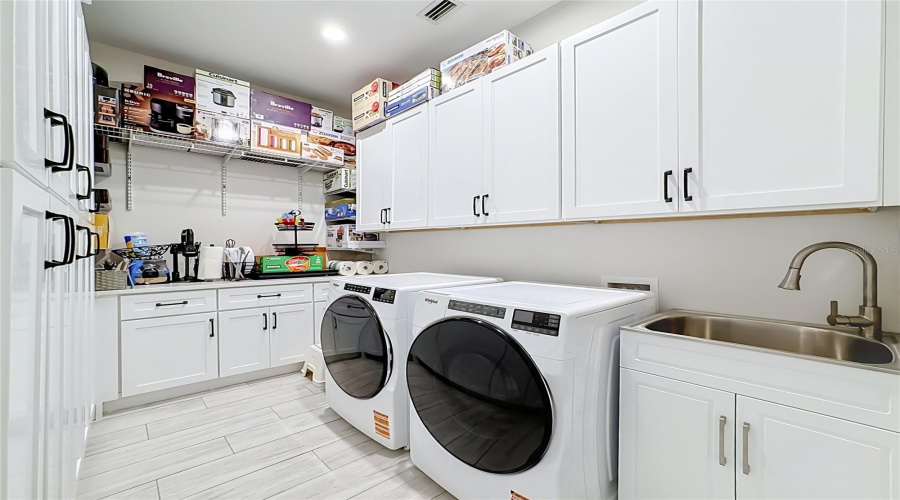 Bradenton, Florida 34207, 4 Bedroom Bedrooms, ,3 Bathroombathrooms,Residential,For Sale,Georgia,0,Mfra4704093