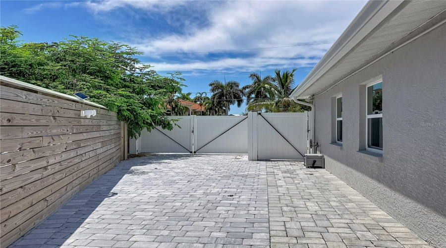 Bradenton, Florida 34207, 4 Bedroom Bedrooms, ,3 Bathroombathrooms,Residential,For Sale,Georgia,0,Mfra4704093