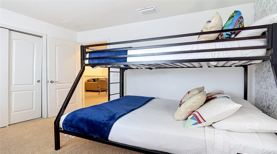 Kissimmee, Florida 34747, 5 Bedroom Bedrooms, ,4 Bathroombathrooms,Residential,For Sale,Geneve,0,Mfro6436535