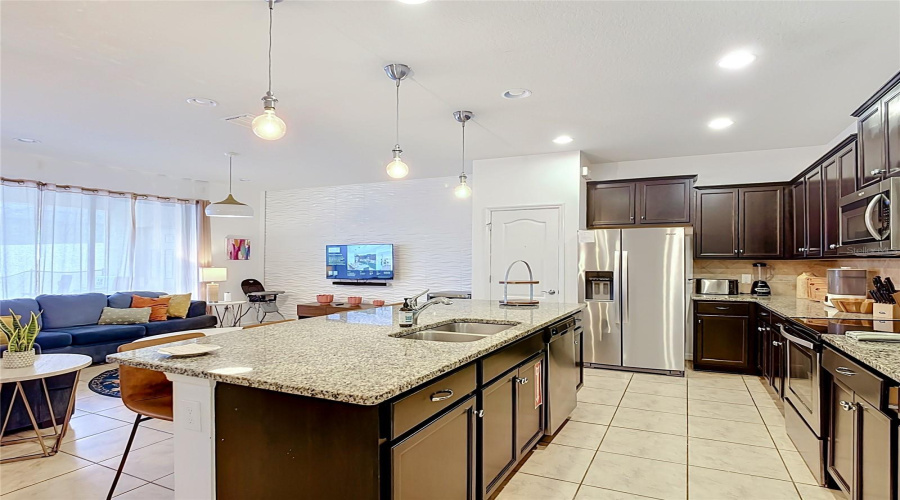 Kissimmee, Florida 34747, 5 Bedroom Bedrooms, ,4 Bathroombathrooms,Residential,For Sale,Geneve,0,Mfro6436535