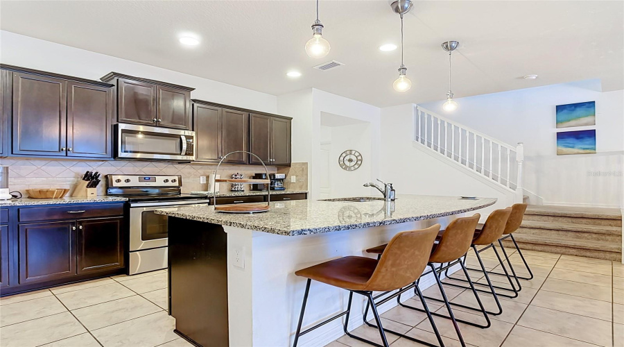 Kissimmee, Florida 34747, 5 Bedroom Bedrooms, ,4 Bathroombathrooms,Residential,For Sale,Geneve,0,Mfro6436535