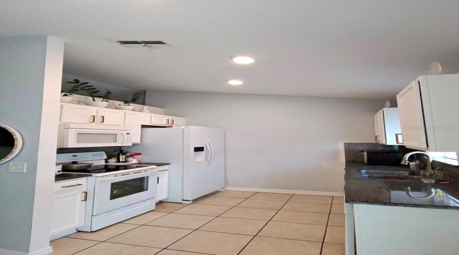Poinciana, Florida 34759, 3 Bedroom Bedrooms, ,2 Bathroombathrooms,Residential,For Sale,Bluebill,0,Mfrs5156300