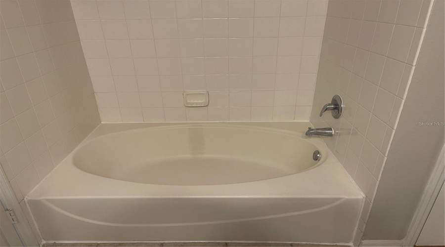 Orlando, Florida 32835, 1 Bedroom Bedrooms, ,1 Bathroombathrooms,Residential,For Sale,Soho,0,Mfro6436583