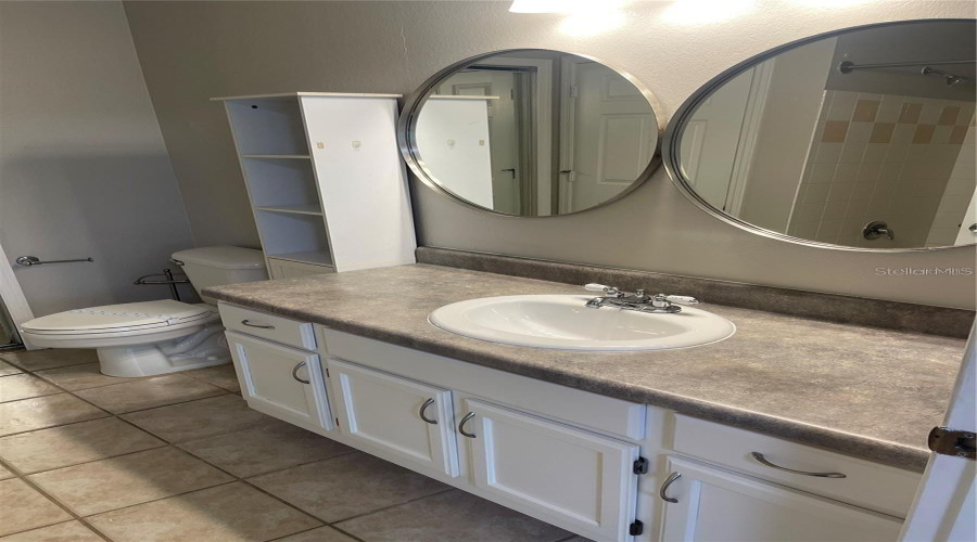 Orlando, Florida 32835, 1 Bedroom Bedrooms, ,1 Bathroombathrooms,Residential,For Sale,Soho,0,Mfro6436583