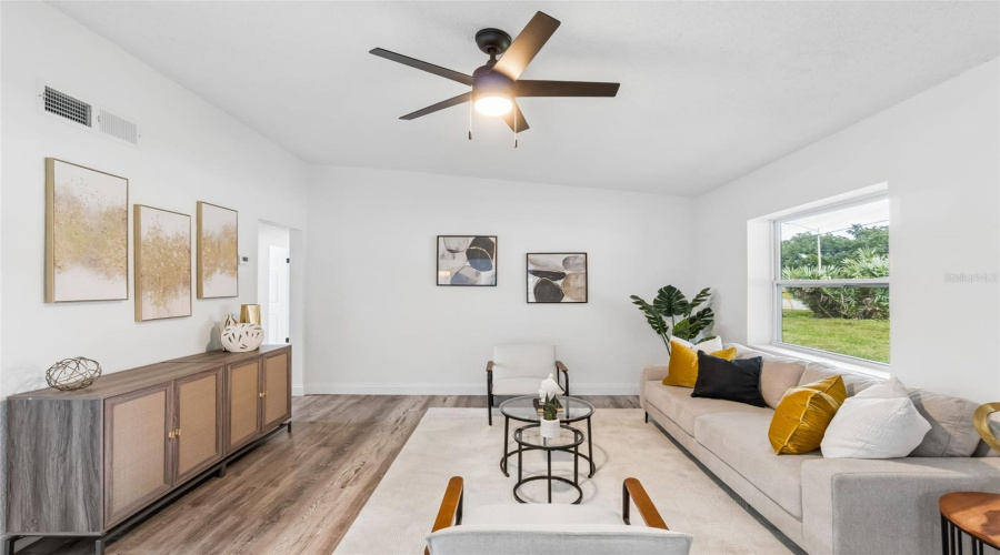 Orlando, Florida 32805, 3 Bedroom Bedrooms, ,2 Bathroombathrooms,Residential,For Sale,Tampa,0,Mfro6436662