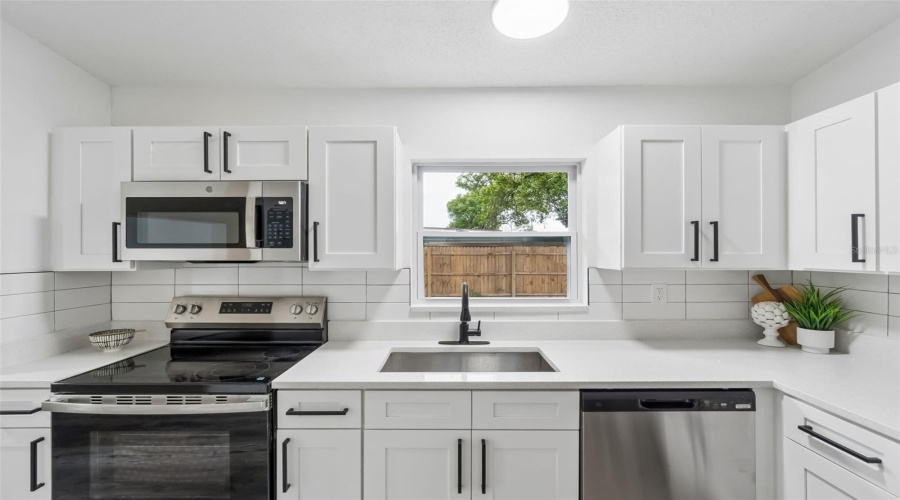 Orlando, Florida 32805, 3 Bedroom Bedrooms, ,2 Bathroombathrooms,Residential,For Sale,Tampa,0,Mfro6436662