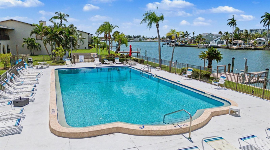 Treasure Island, Florida 33706, 2 Bedroom Bedrooms, ,1 Bathroombathrooms,Residential,For Sale,Plaza Seville,0,Mfrtb8542387