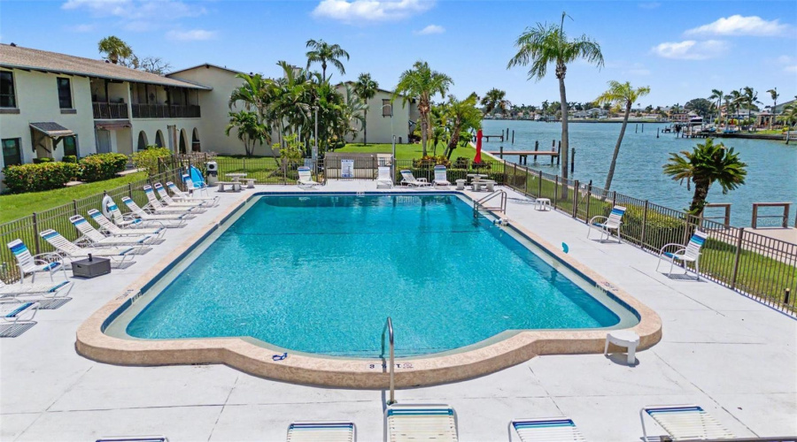 Treasure Island, Florida 33706, 2 Bedroom Bedrooms, ,1 Bathroombathrooms,Residential,For Sale,Plaza Seville,0,Mfrtb8542387