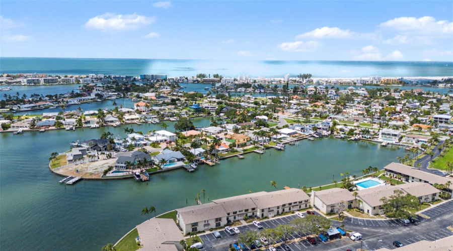 Treasure Island, Florida 33706, 2 Bedroom Bedrooms, ,1 Bathroombathrooms,Residential,For Sale,Plaza Seville,0,Mfrtb8542387