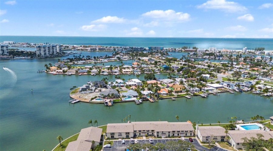 Treasure Island, Florida 33706, 2 Bedroom Bedrooms, ,1 Bathroombathrooms,Residential,For Sale,Plaza Seville,0,Mfrtb8542387
