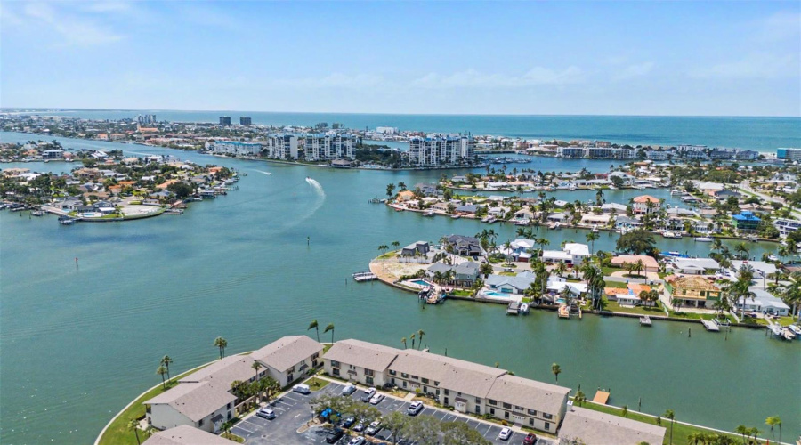 Treasure Island, Florida 33706, 2 Bedroom Bedrooms, ,1 Bathroombathrooms,Residential,For Sale,Plaza Seville,0,Mfrtb8542387
