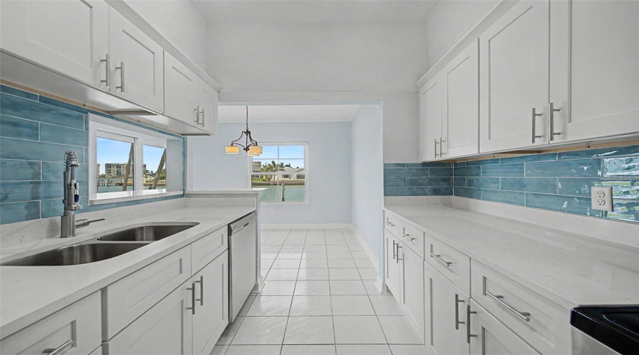 Treasure Island, Florida 33706, 2 Bedroom Bedrooms, ,1 Bathroombathrooms,Residential,For Sale,Plaza Seville,0,Mfrtb8542387