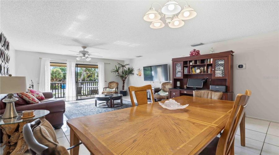 Sarasota, Florida 34242, 2 Bedroom Bedrooms, ,2 Bathroombathrooms,Residential,For Sale,Midnight Pass,0,Mfra4704019