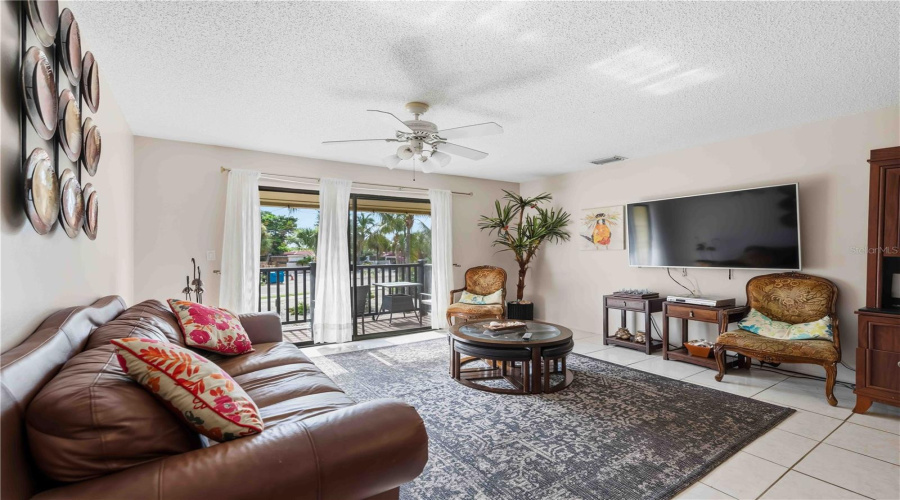 Sarasota, Florida 34242, 2 Bedroom Bedrooms, ,2 Bathroombathrooms,Residential,For Sale,Midnight Pass,0,Mfra4704019