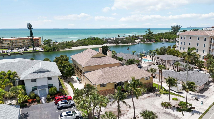 Sarasota, Florida 34242, 2 Bedroom Bedrooms, ,2 Bathroombathrooms,Residential,For Sale,Midnight Pass,0,Mfra4704019