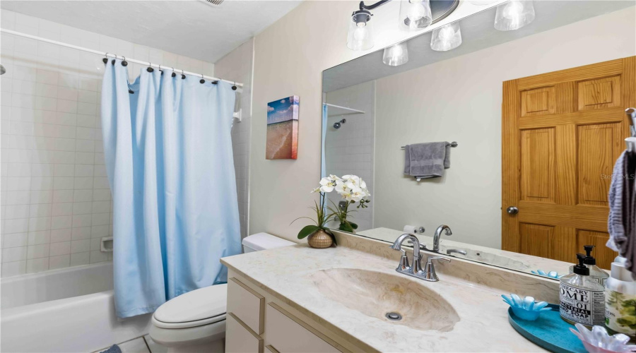 Sarasota, Florida 34242, 2 Bedroom Bedrooms, ,2 Bathroombathrooms,Residential,For Sale,Midnight Pass,0,Mfra4704019