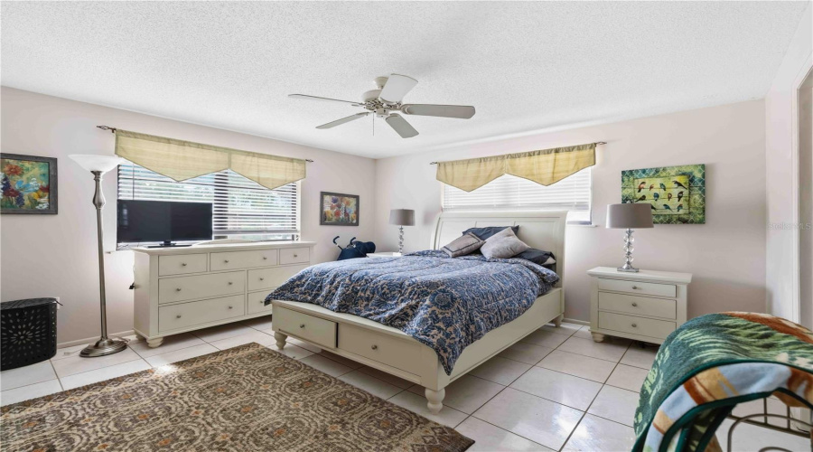 Sarasota, Florida 34242, 2 Bedroom Bedrooms, ,2 Bathroombathrooms,Residential,For Sale,Midnight Pass,0,Mfra4704019