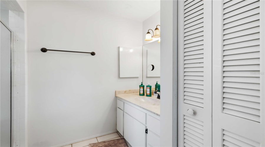 Sarasota, Florida 34242, 2 Bedroom Bedrooms, ,2 Bathroombathrooms,Residential,For Sale,Midnight Pass,0,Mfra4704019