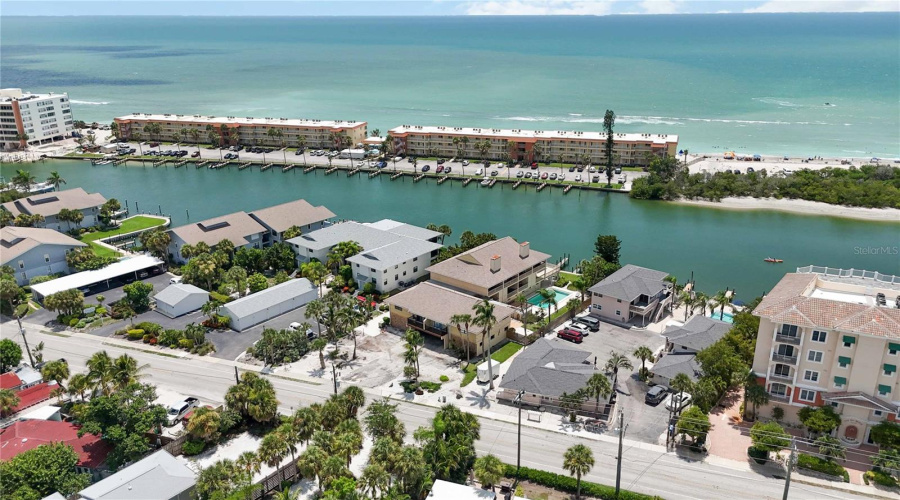 Sarasota, Florida 34242, 2 Bedroom Bedrooms, ,2 Bathroombathrooms,Residential,For Sale,Midnight Pass,0,Mfra4704019