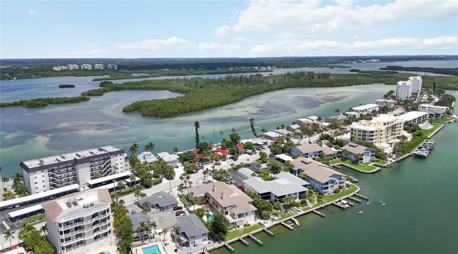 Sarasota, Florida 34242, 2 Bedroom Bedrooms, ,2 Bathroombathrooms,Residential,For Sale,Midnight Pass,0,Mfra4704019