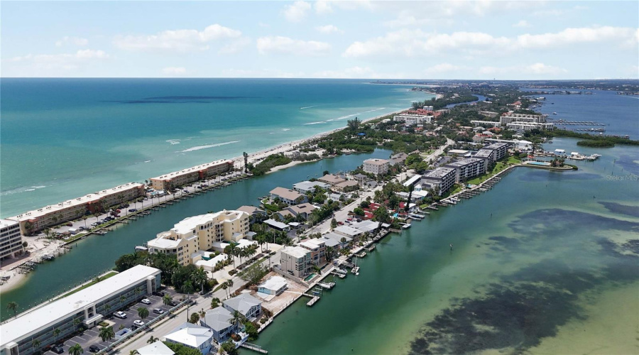 Sarasota, Florida 34242, 2 Bedroom Bedrooms, ,2 Bathroombathrooms,Residential,For Sale,Midnight Pass,0,Mfra4704019