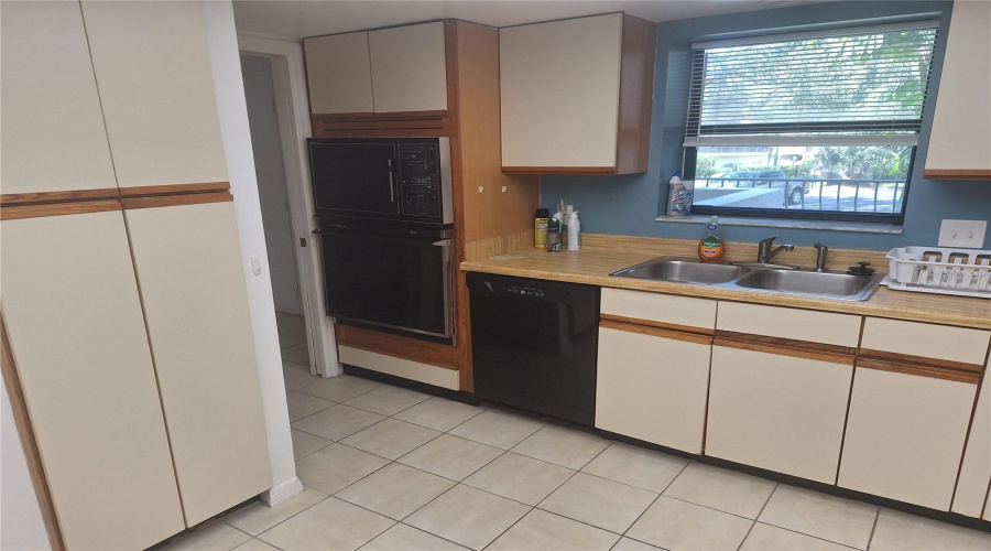Tarpon Springs, Florida 34689, 2 Bedroom Bedrooms, ,2 Bathroombathrooms,Residential,For Sale,Florida,0,Mfrtb8542712