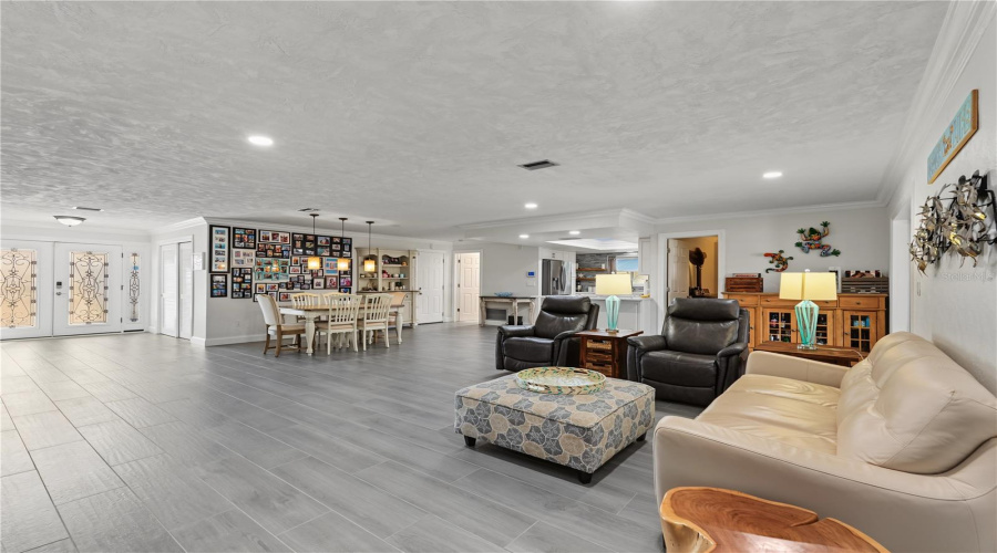 Treasure Island, Florida 33706, 3 Bedroom Bedrooms, ,2 Bathroombathrooms,Residential,For Sale,4Th,0,Mfrtb8542446