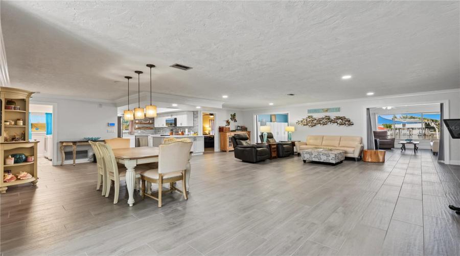 Treasure Island, Florida 33706, 3 Bedroom Bedrooms, ,2 Bathroombathrooms,Residential,For Sale,4Th,0,Mfrtb8542446