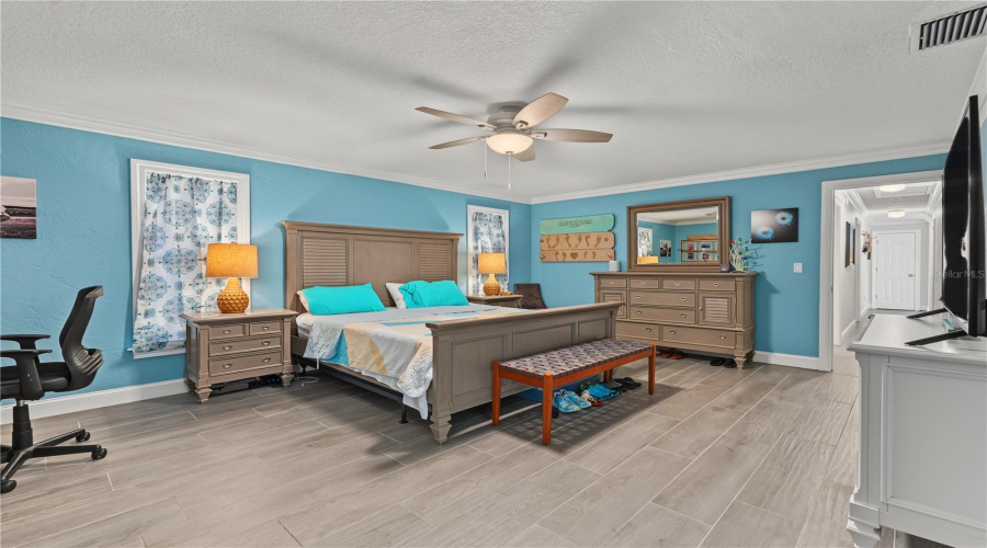 Treasure Island, Florida 33706, 3 Bedroom Bedrooms, ,2 Bathroombathrooms,Residential,For Sale,4Th,0,Mfrtb8542446