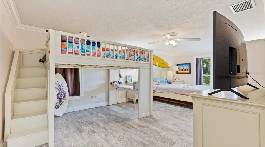 Treasure Island, Florida 33706, 3 Bedroom Bedrooms, ,2 Bathroombathrooms,Residential,For Sale,4Th,0,Mfrtb8542446