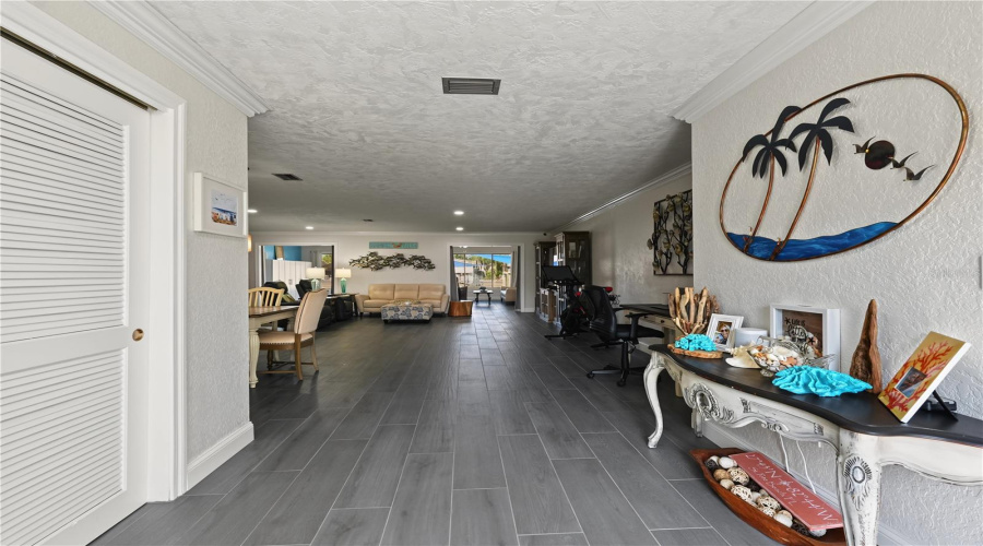Treasure Island, Florida 33706, 3 Bedroom Bedrooms, ,2 Bathroombathrooms,Residential,For Sale,4Th,0,Mfrtb8542446