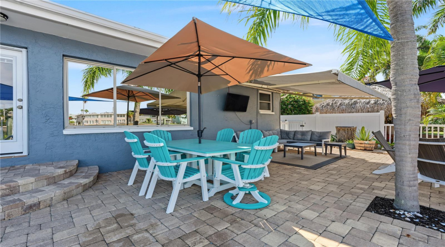 Treasure Island, Florida 33706, 3 Bedroom Bedrooms, ,2 Bathroombathrooms,Residential,For Sale,4Th,0,Mfrtb8542446
