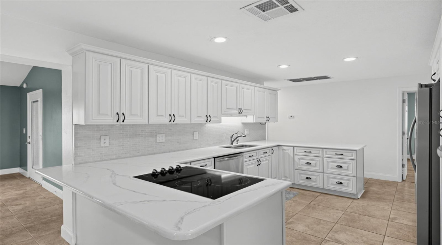 Lake Placid, Florida 33852, 3 Bedroom Bedrooms, ,3 Bathroombathrooms,Residential,For Sale,Mandolin,0,Mfro6436482