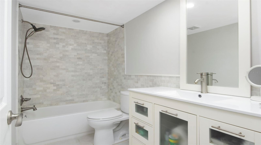 St Petersburg, Florida 33701, 1 Bedroom Bedrooms, ,1 Bathroombathrooms,Residential,For Sale,Shore,0,Mfrtb8542570