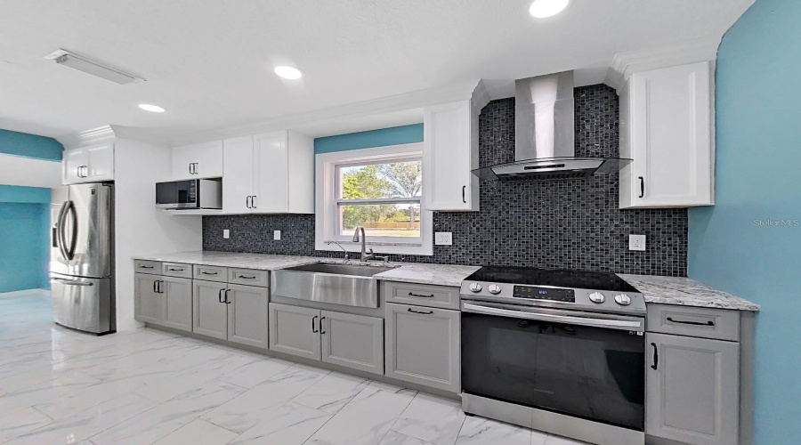 Ruskin, Florida 33570, 3 Bedroom Bedrooms, ,2 Bathroombathrooms,Residential,For Sale,33Rd,0,Mfrtb8542653