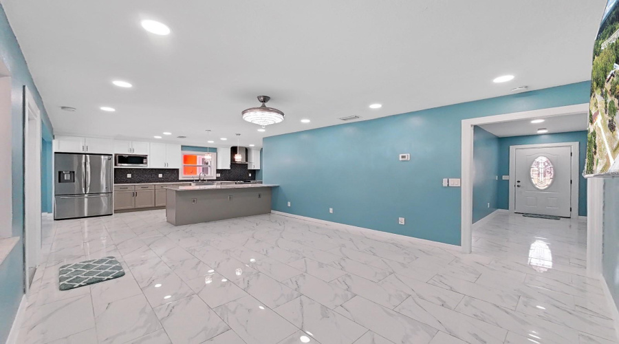Ruskin, Florida 33570, 3 Bedroom Bedrooms, ,2 Bathroombathrooms,Residential,For Sale,33Rd,0,Mfrtb8542653