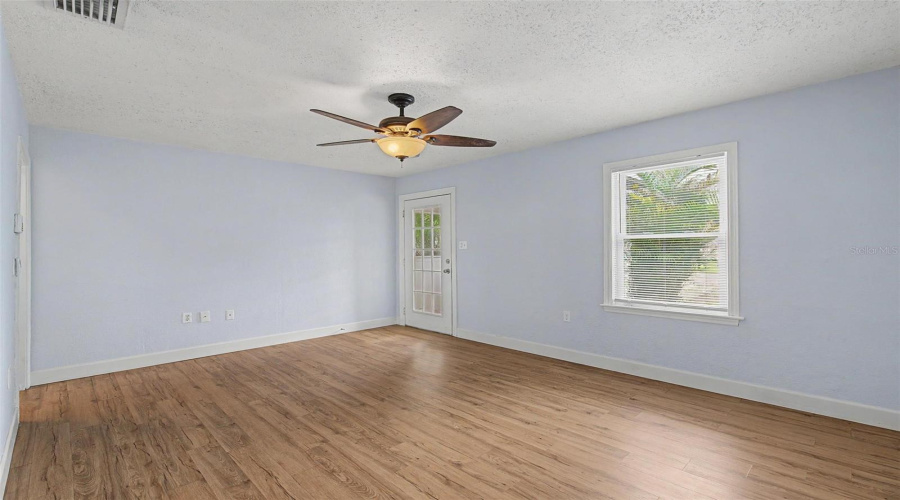 Tampa, Florida 33611, 2 Bedroom Bedrooms, ,1 Bathroombathrooms,Residential,For Sale,Hartnett,0,Mfrtb8542863