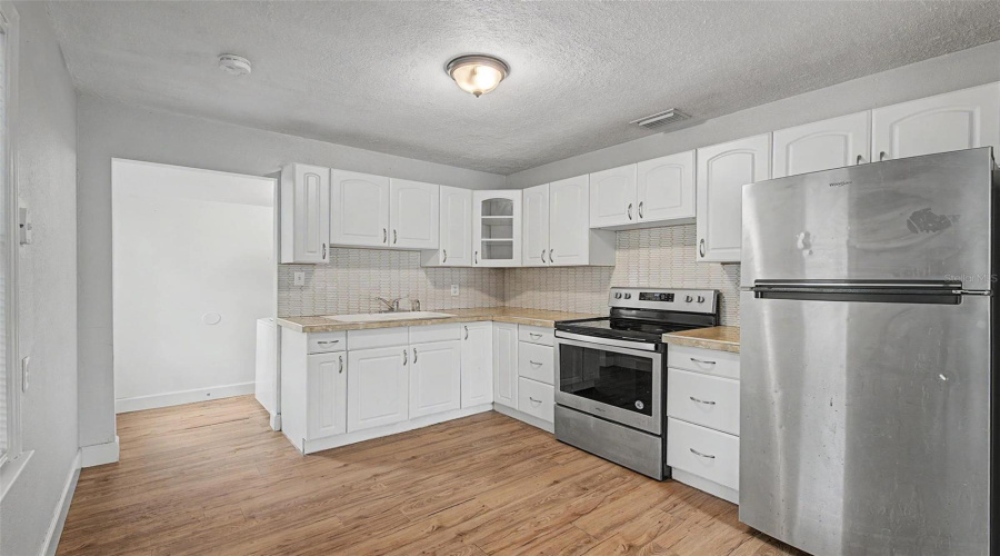 Tampa, Florida 33611, 2 Bedroom Bedrooms, ,1 Bathroombathrooms,Residential,For Sale,Hartnett,0,Mfrtb8542863