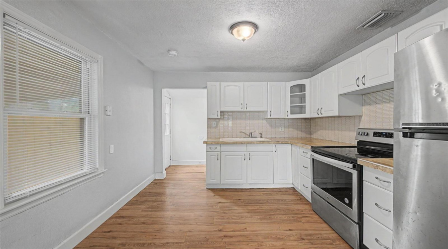 Tampa, Florida 33611, 2 Bedroom Bedrooms, ,1 Bathroombathrooms,Residential,For Sale,Hartnett,0,Mfrtb8542863