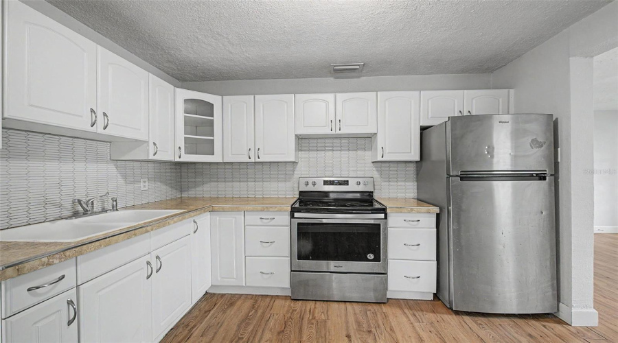 Tampa, Florida 33611, 2 Bedroom Bedrooms, ,1 Bathroombathrooms,Residential,For Sale,Hartnett,0,Mfrtb8542863