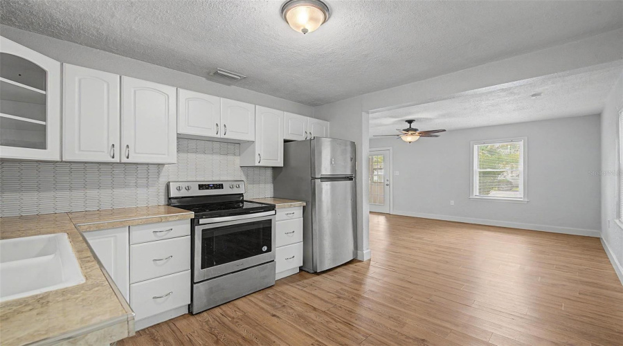 Tampa, Florida 33611, 2 Bedroom Bedrooms, ,1 Bathroombathrooms,Residential,For Sale,Hartnett,0,Mfrtb8542863