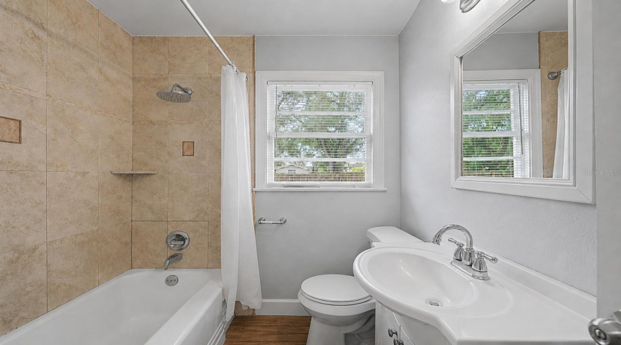 Tampa, Florida 33611, 2 Bedroom Bedrooms, ,1 Bathroombathrooms,Residential,For Sale,Hartnett,0,Mfrtb8542863