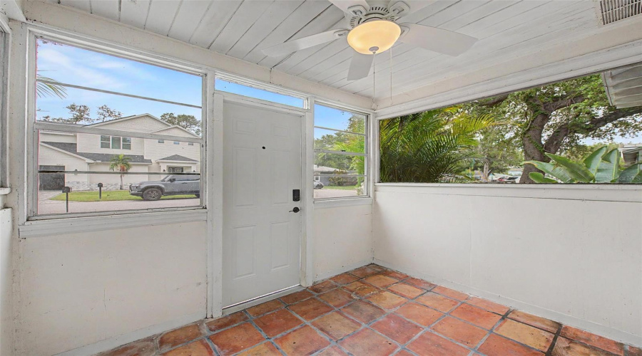 Tampa, Florida 33611, 2 Bedroom Bedrooms, ,1 Bathroombathrooms,Residential,For Sale,Hartnett,0,Mfrtb8542863