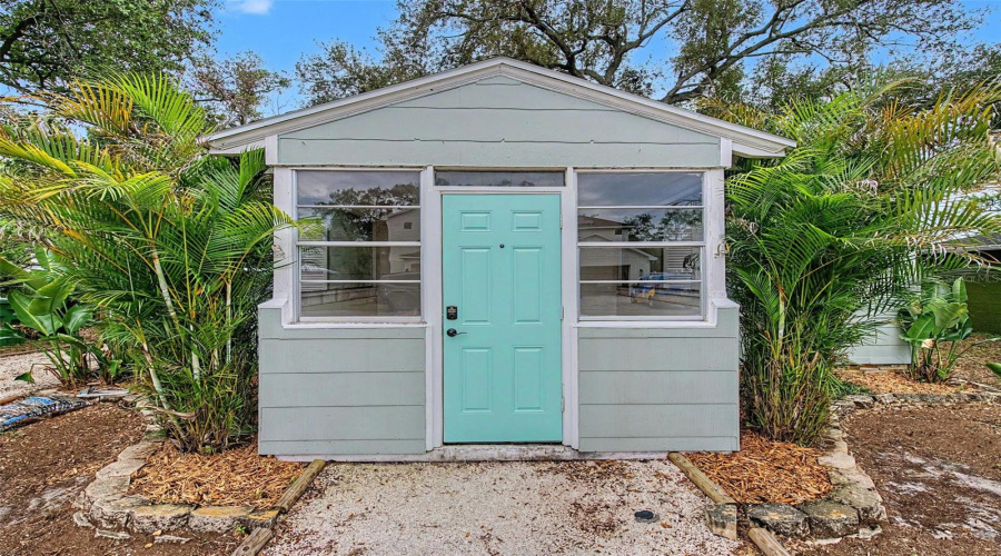 Tampa, Florida 33611, 2 Bedroom Bedrooms, ,1 Bathroombathrooms,Residential,For Sale,Hartnett,0,Mfrtb8542863