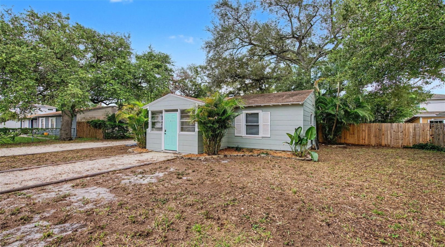 Tampa, Florida 33611, 2 Bedroom Bedrooms, ,1 Bathroombathrooms,Residential,For Sale,Hartnett,0,Mfrtb8542863