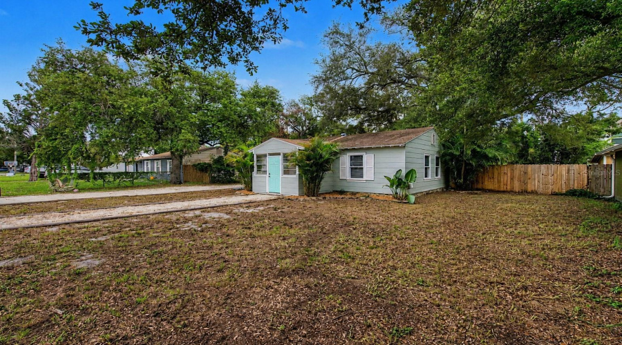 Tampa, Florida 33611, 2 Bedroom Bedrooms, ,1 Bathroombathrooms,Residential,For Sale,Hartnett,0,Mfrtb8542863