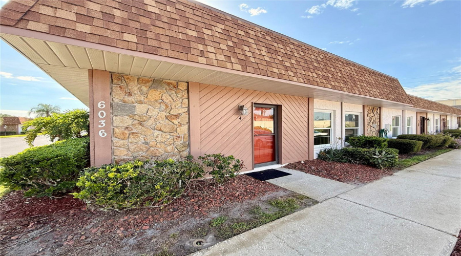 New Port Richey, Florida 34653, 2 Bedroom Bedrooms, ,1 Bathroombathrooms,Residential,For Sale,Chesham,0,Mfrtb8535656
